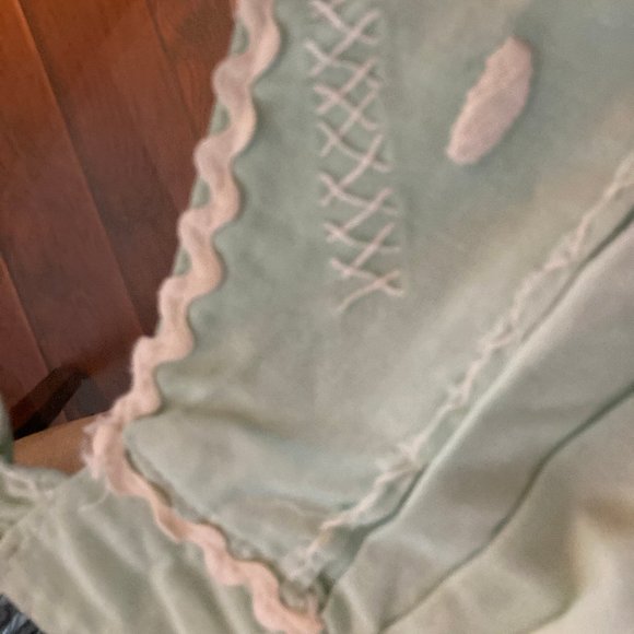 Two Mid Century Hand Embroidered Kitchen Aprons - Picture 6 of 11